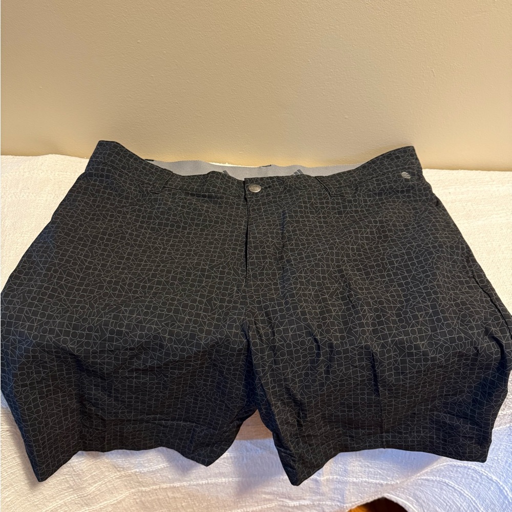 adidas Men's Black Geometric Hybrid Shorts - Golf